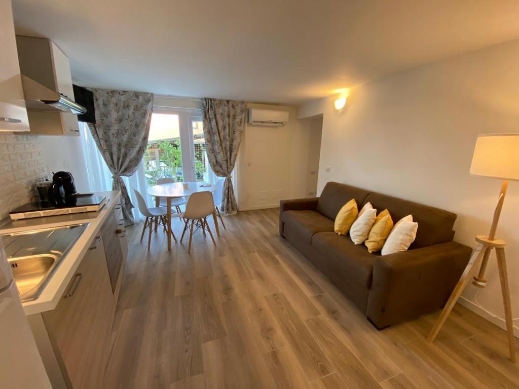 Casa Dell'Oca Apartment ปาสเตร็งโก ภายนอก รูปภาพ