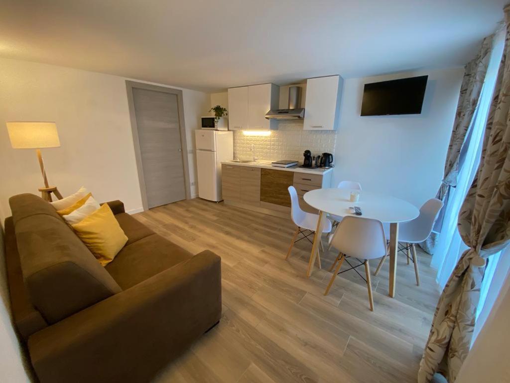 Casa Dell'Oca Apartment ปาสเตร็งโก ภายนอก รูปภาพ